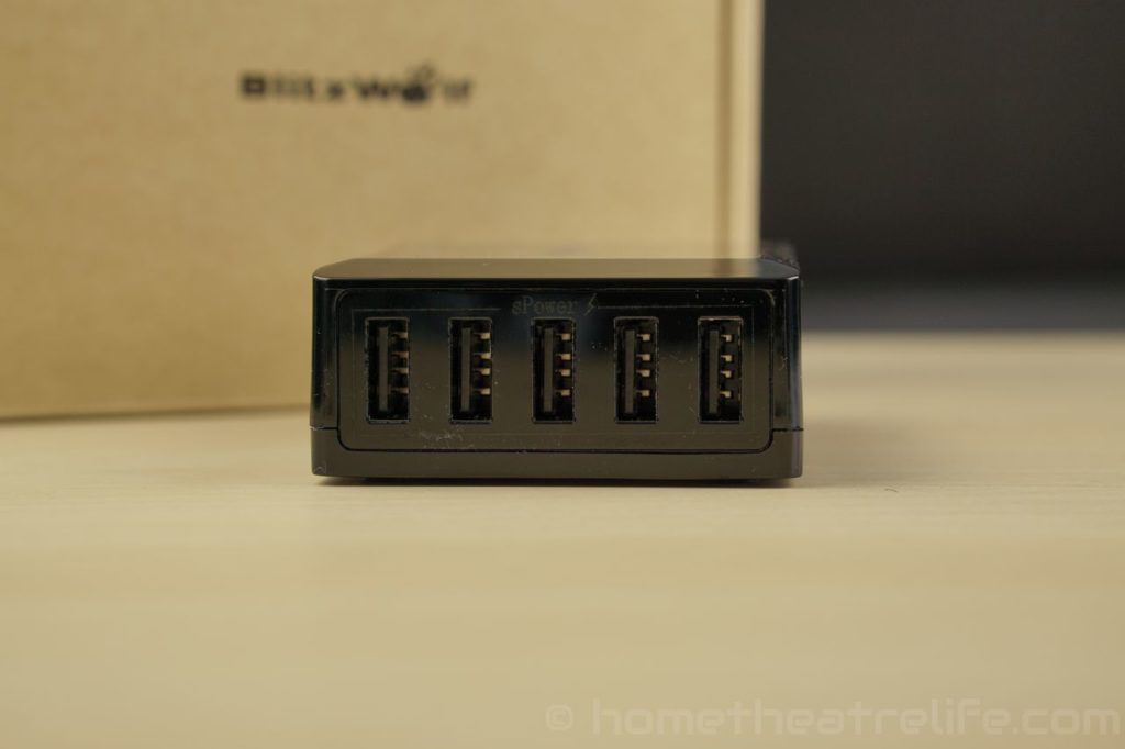 Blitzwolf-40W-USB-Charger-Front