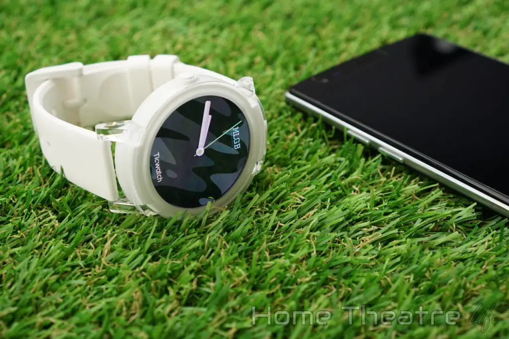 Ticwatch E Review Ticwatch on Grass